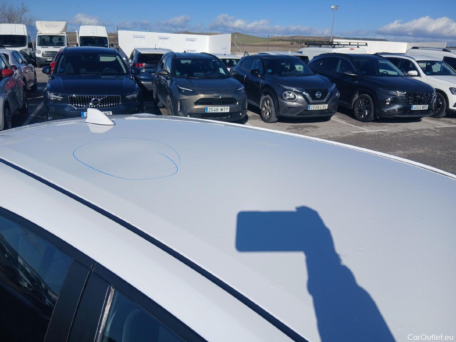  Toyota  Corolla TOYOTA  1.8 125H ACTIVE TECH E-CVT #41