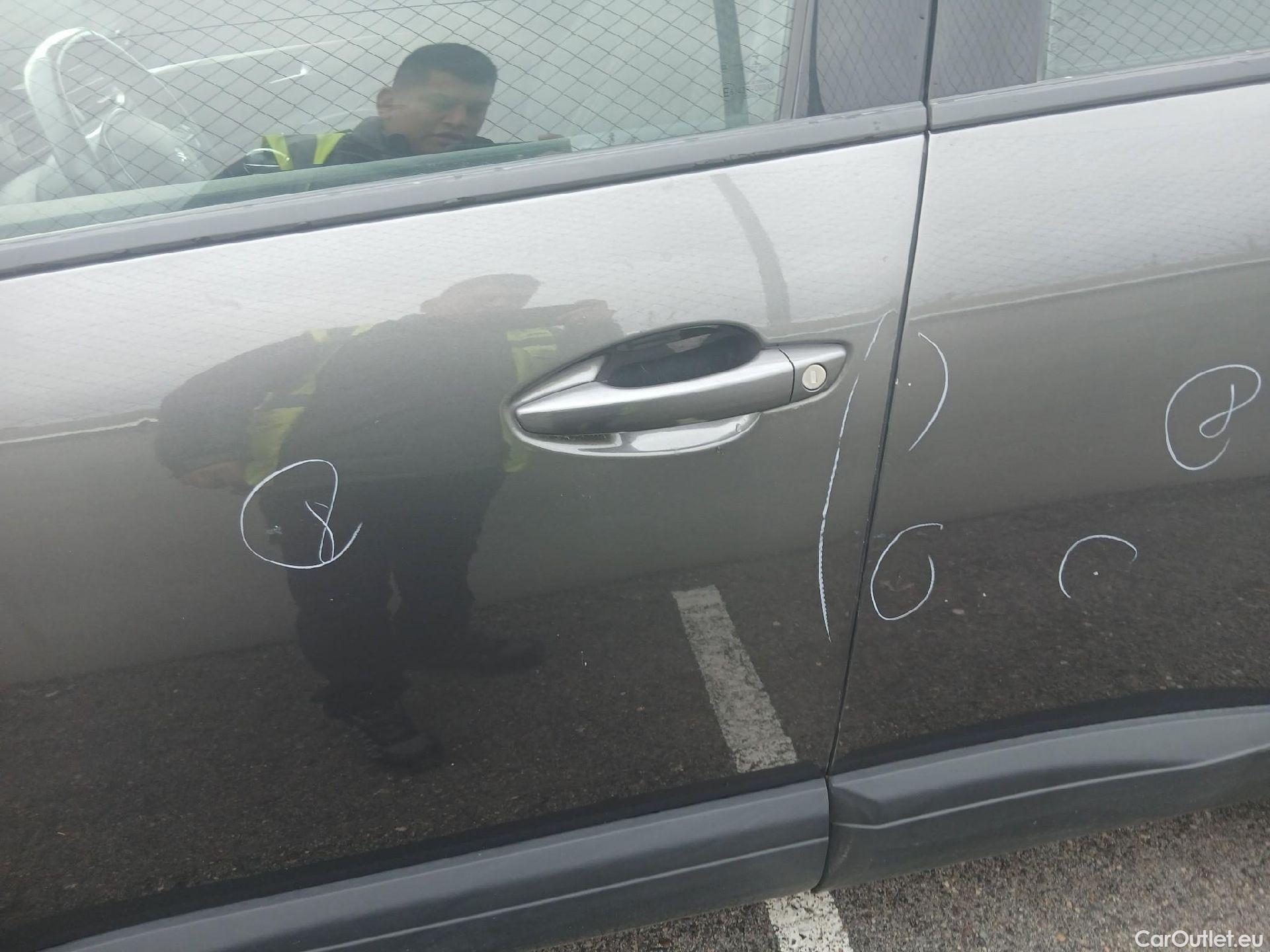  Peugeot  3008 PEUGEOT  / 2020 / 5P / todoterreno 1.5 BlueHDi 96kW (130CV) S&S Active Pack (AC3) #24