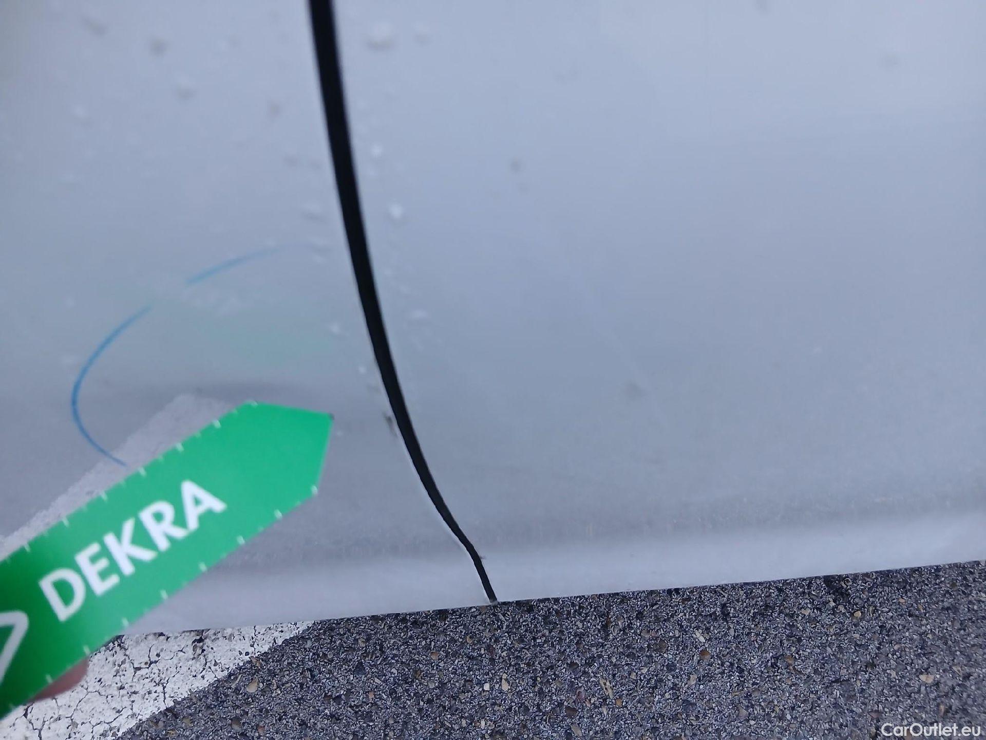  Volkswagen  Golf  VOLKSWAGEN / 2020 / 5P / berlina con portón Life 2.0 TDI 85kW (115CV) #19