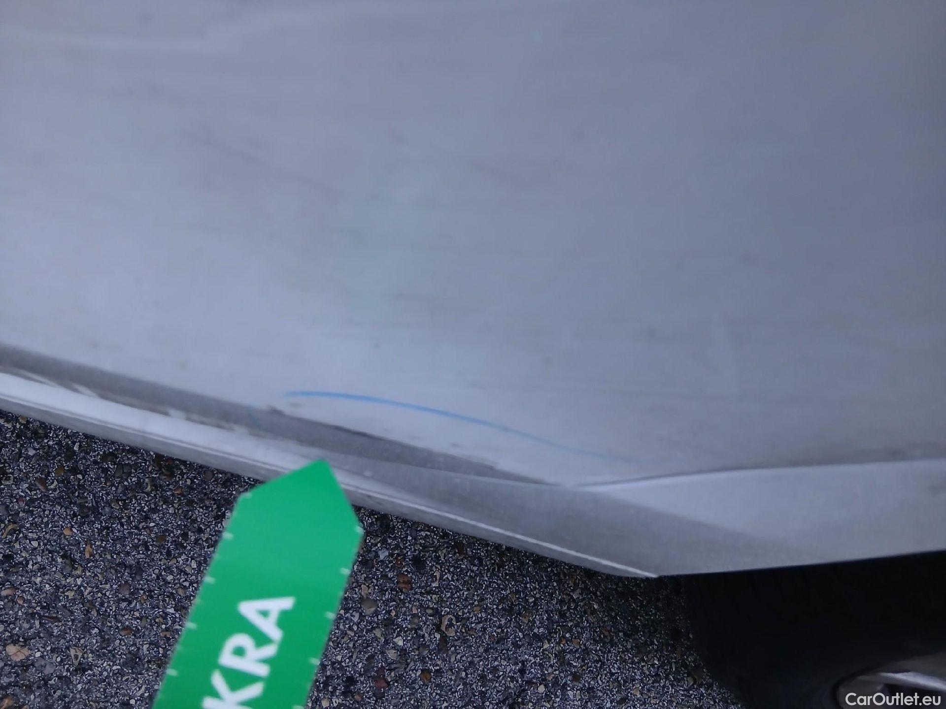  Volkswagen  Golf  VOLKSWAGEN / 2020 / 5P / berlina con portón Life 2.0 TDI 85kW (115CV) #18