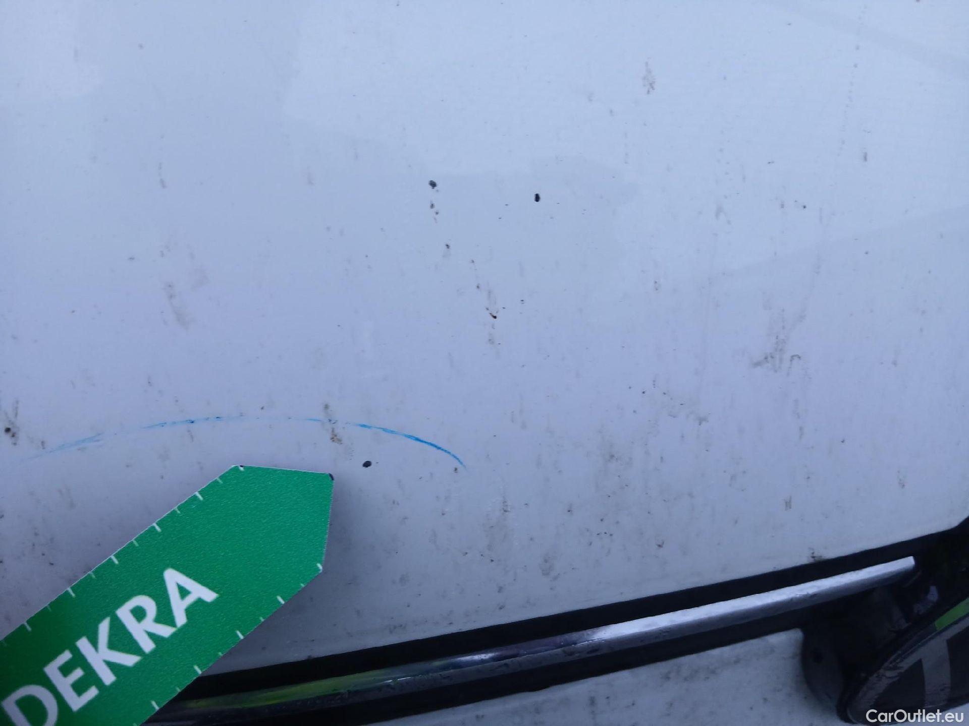  Volkswagen  Golf  VOLKSWAGEN / 2020 / 5P / berlina con portón Life 2.0 TDI 85kW (115CV) #8