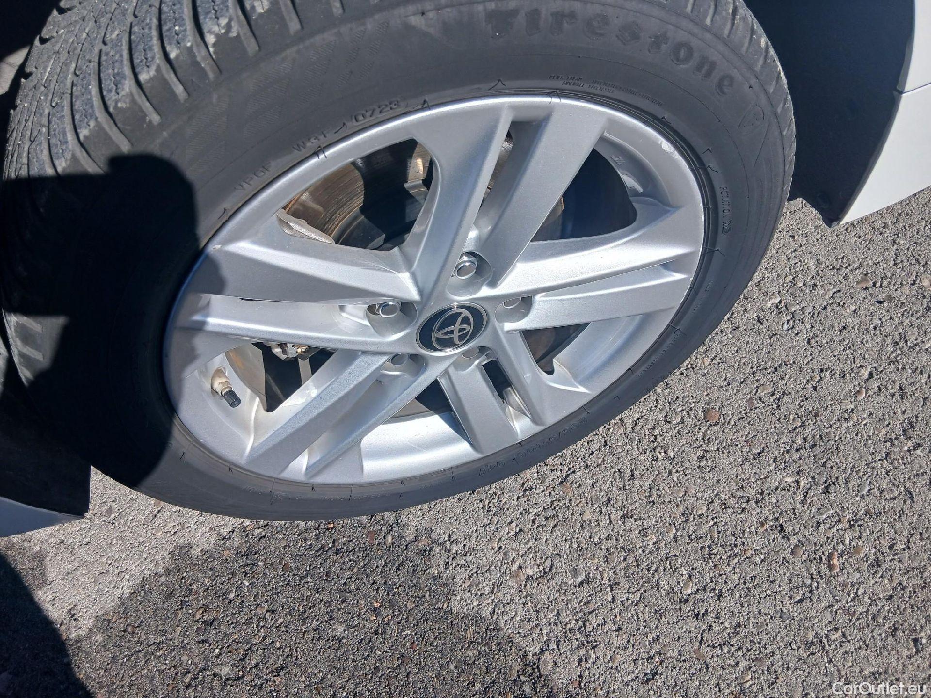  Toyota  Corolla TOYOTA  1.8 125H ACTIVE TECH E-CVT #33