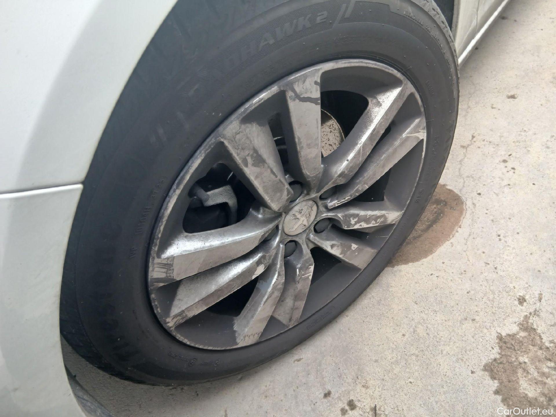  Peugeot  308 PEUGEOT  / 2017 / 5P / berlina con portón 5p Active Pack BlueHDi 130 S&S (AC) #14