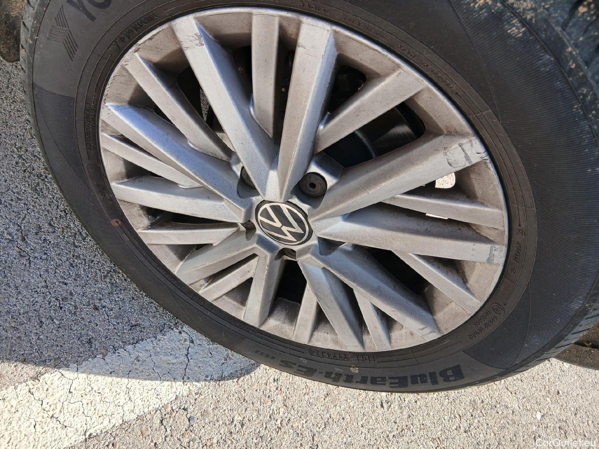  Volkswagen  T-ROC VOLKSWAGEN  / 2017 / 5P / todoterreno Edition 1.0 TSI 85kW (115CV) #4