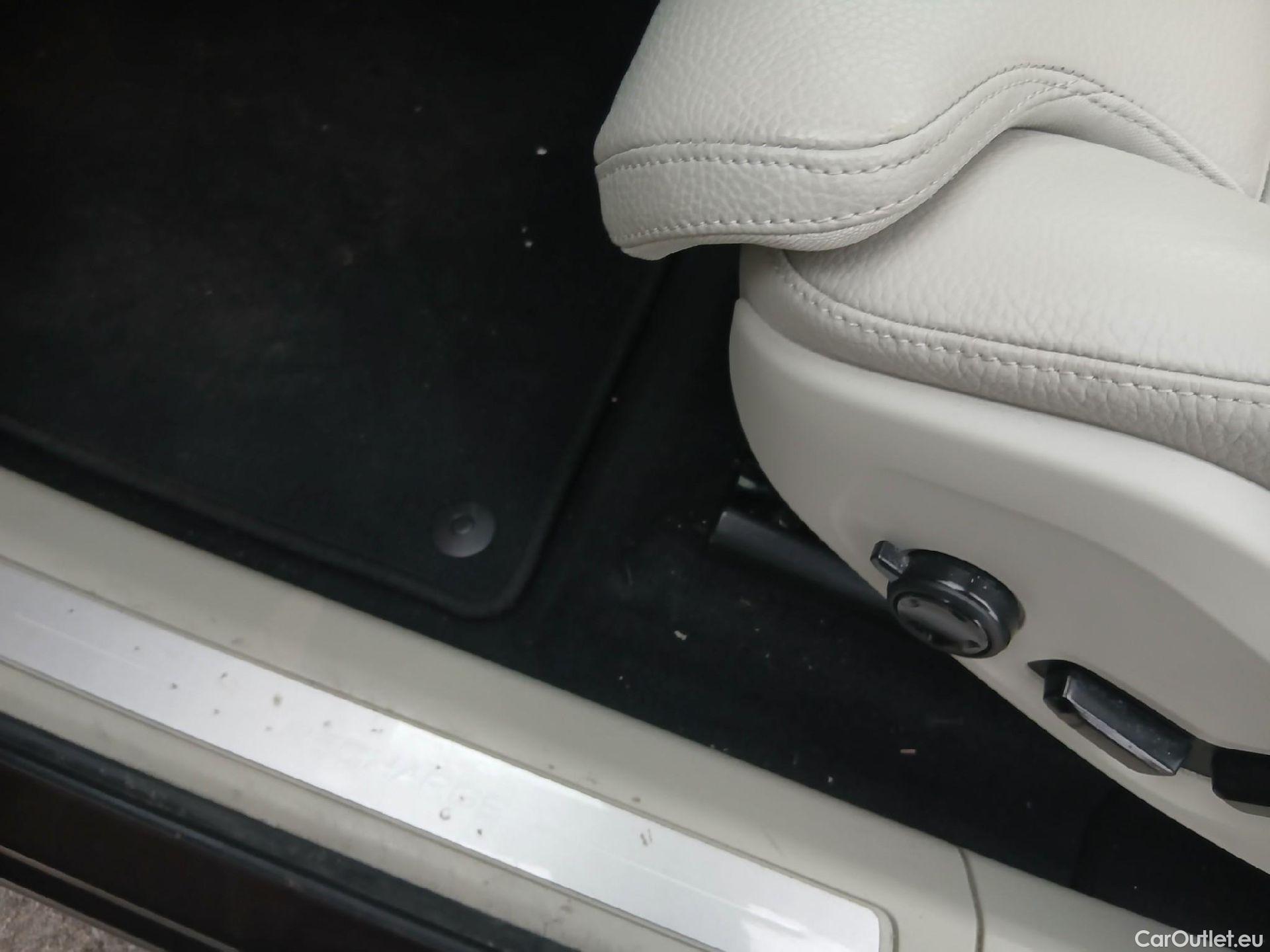  Volvo  XC60 VOLVO  / 2017 / 5P / todoterreno 2.0 T6 AWD Recharge Inscription Auto #4