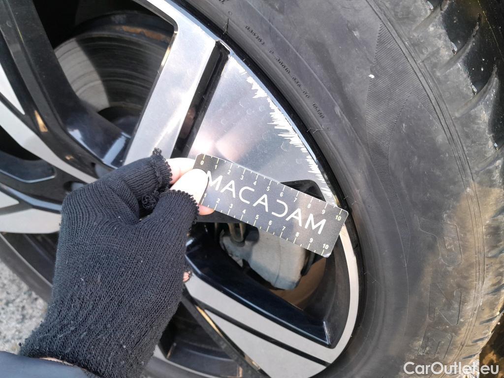  Volvo  XC 40 VOLVO XC40 / 2017 / 5P / todoterreno 1.5 T4 Twin Recharge R-Design Auto #4