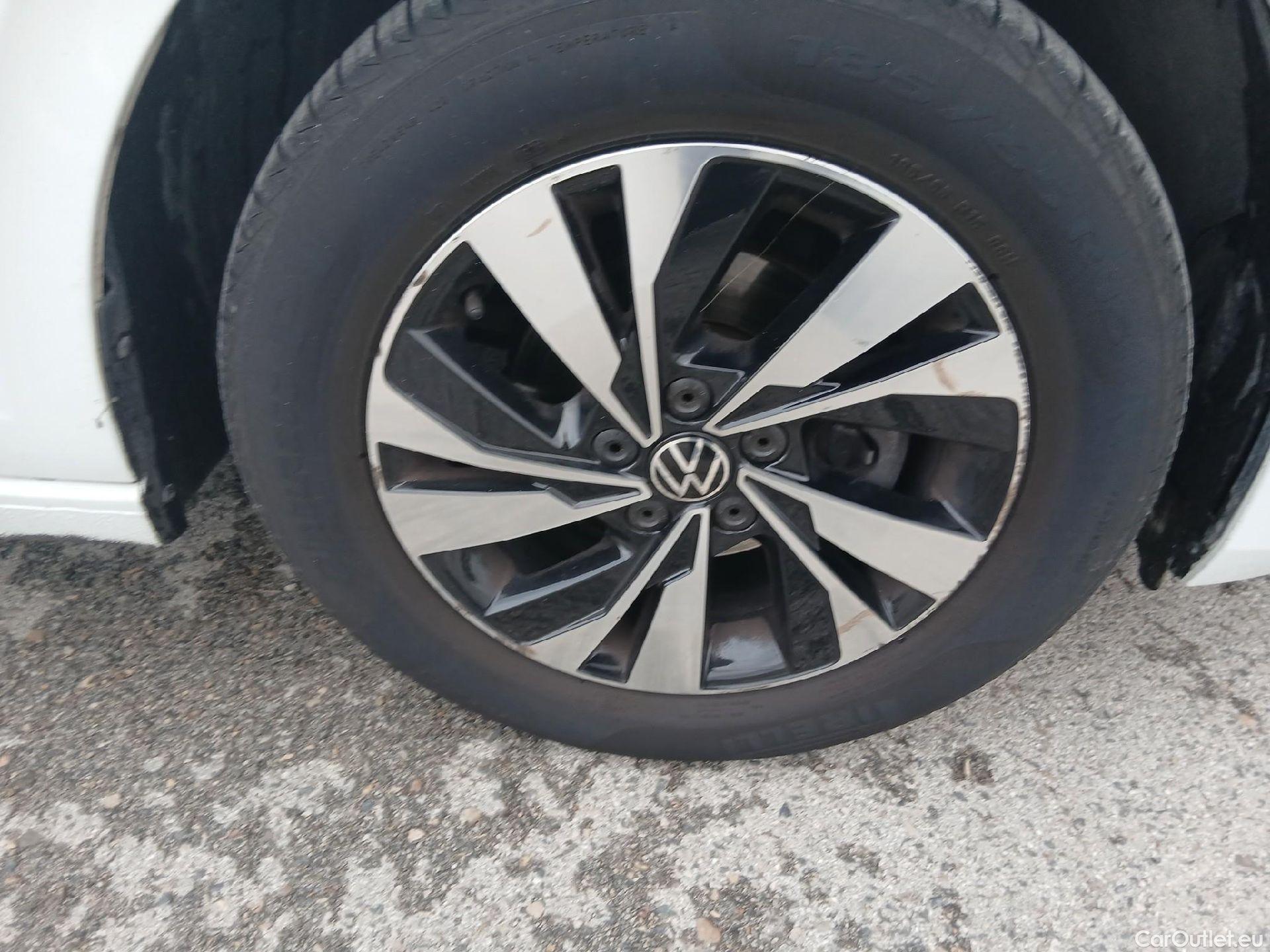  Volkswagen  Polo VOLKSWAGEN  / 2017 / 5P / berlina con portón Advance 1.0 TSI 70kW (95CV) #31