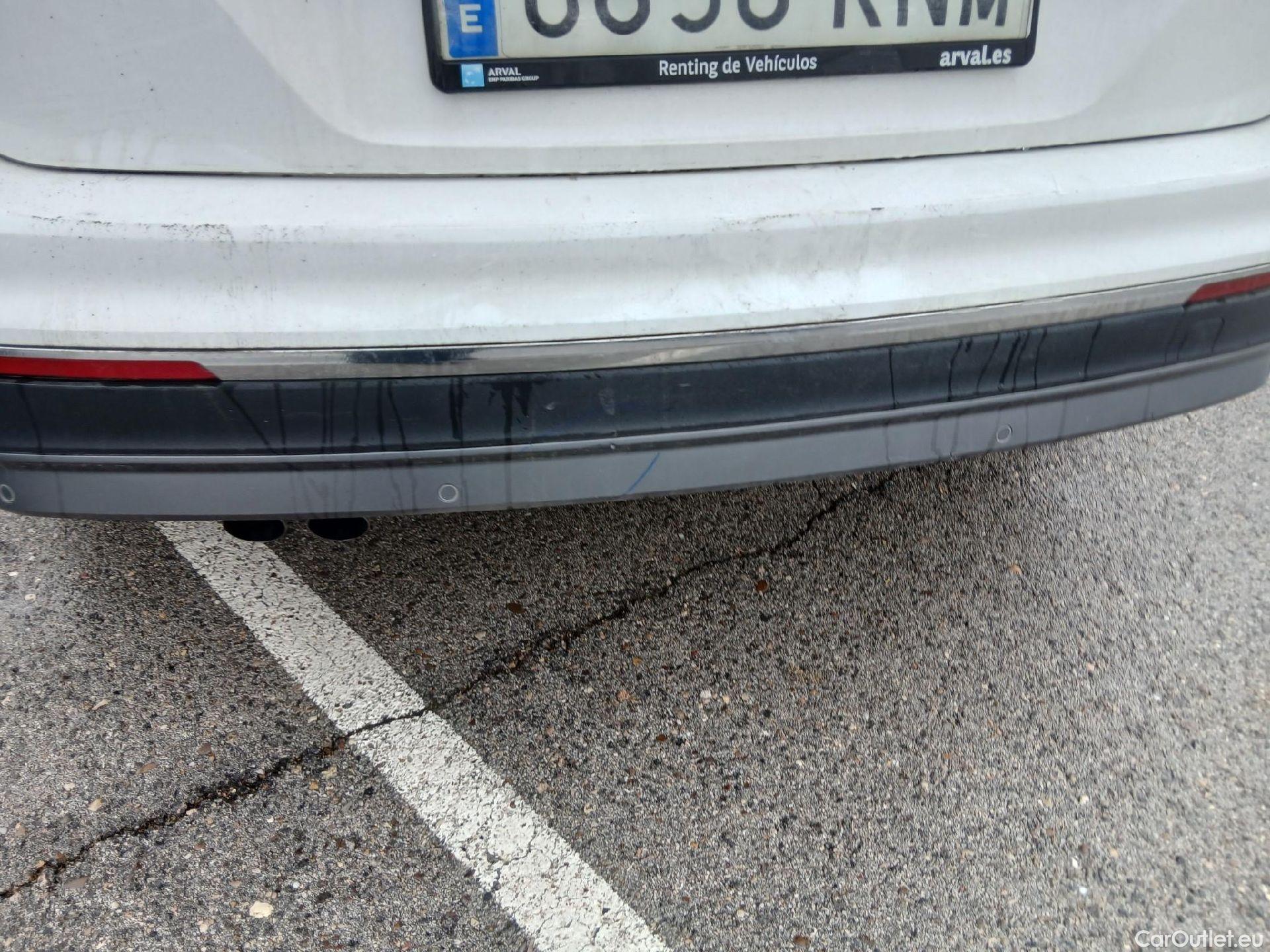  Volkswagen  Tiguan VOLKSWAGEN  / 2016 / 5P / todoterreno Sport 2.0 TDI 110kW (150CV) DSG #17