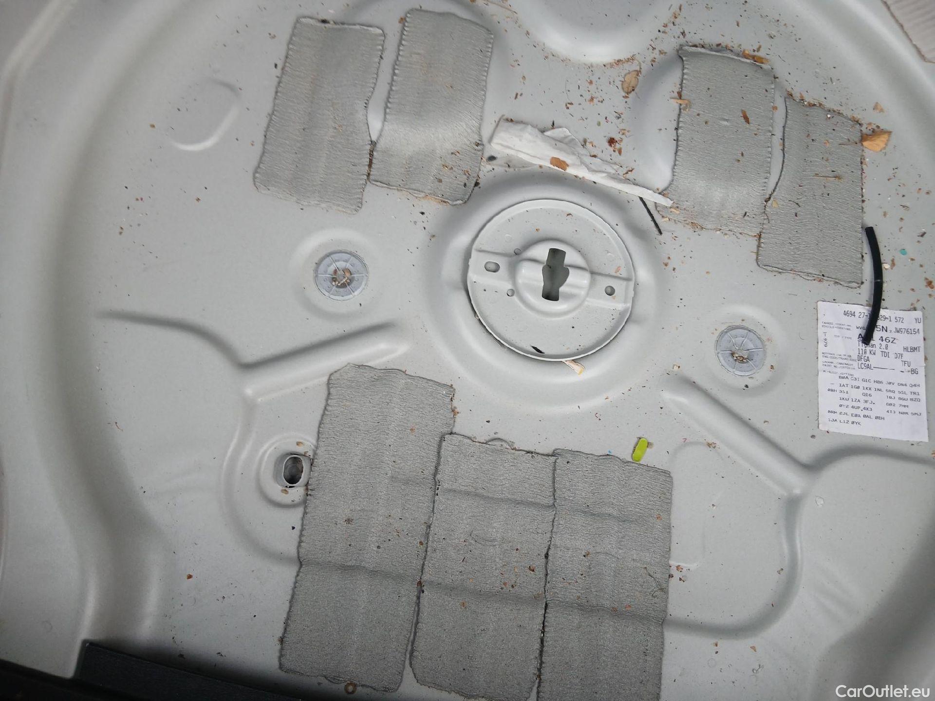  Volkswagen  Tiguan VOLKSWAGEN  / 2016 / 5P / todoterreno Sport 2.0 TDI 110kW (150CV) DSG #2