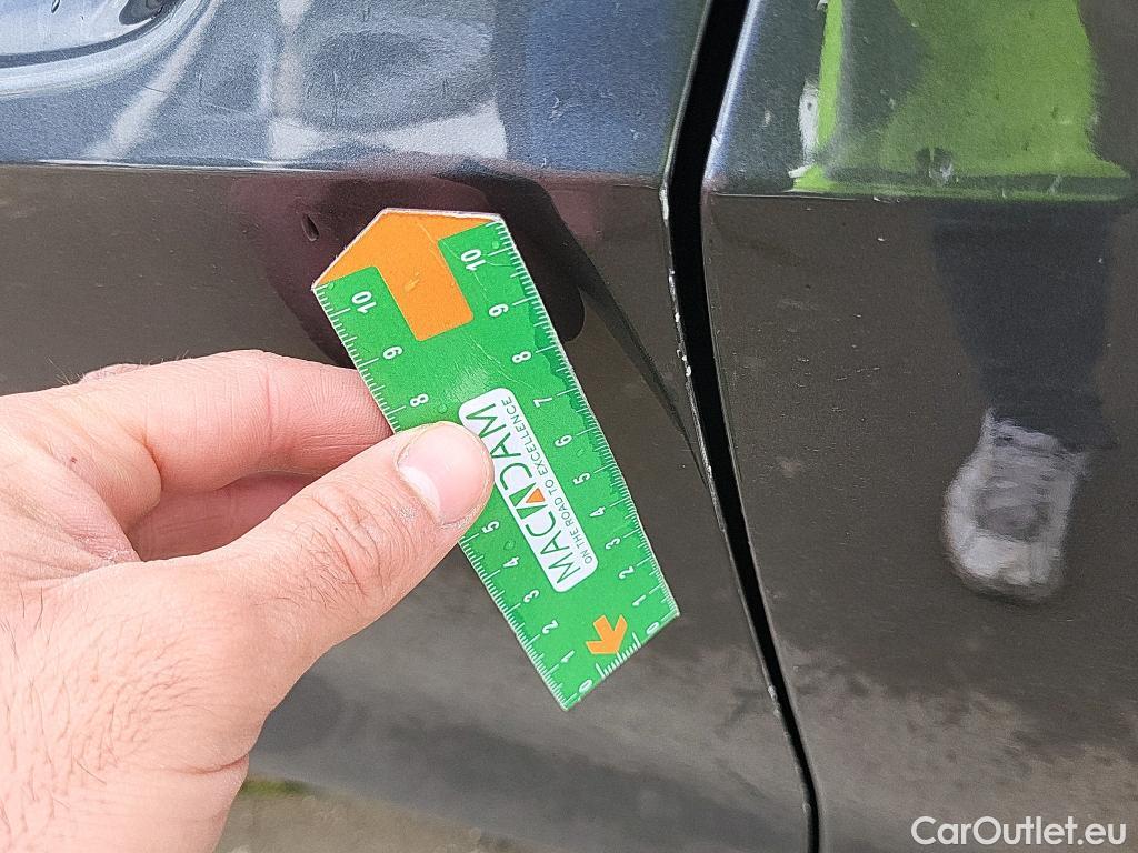  Bmw  Serie 1 BMW  / 2019 / 5P / berlina con portón 118i #6