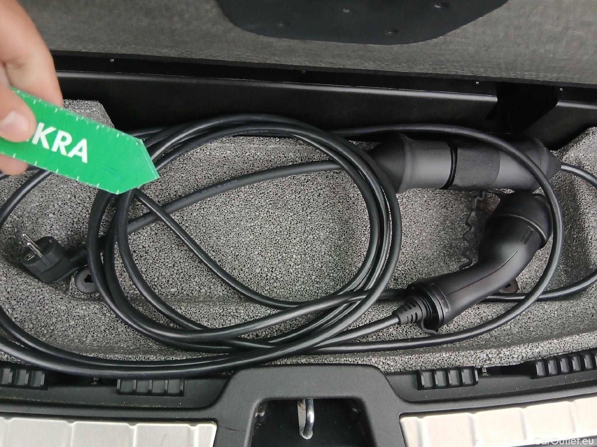  Volvo  XC60 VOLVO  / 2017 / 5P / todoterreno 2.0 T6 AWD Recharge Inscription Auto #2