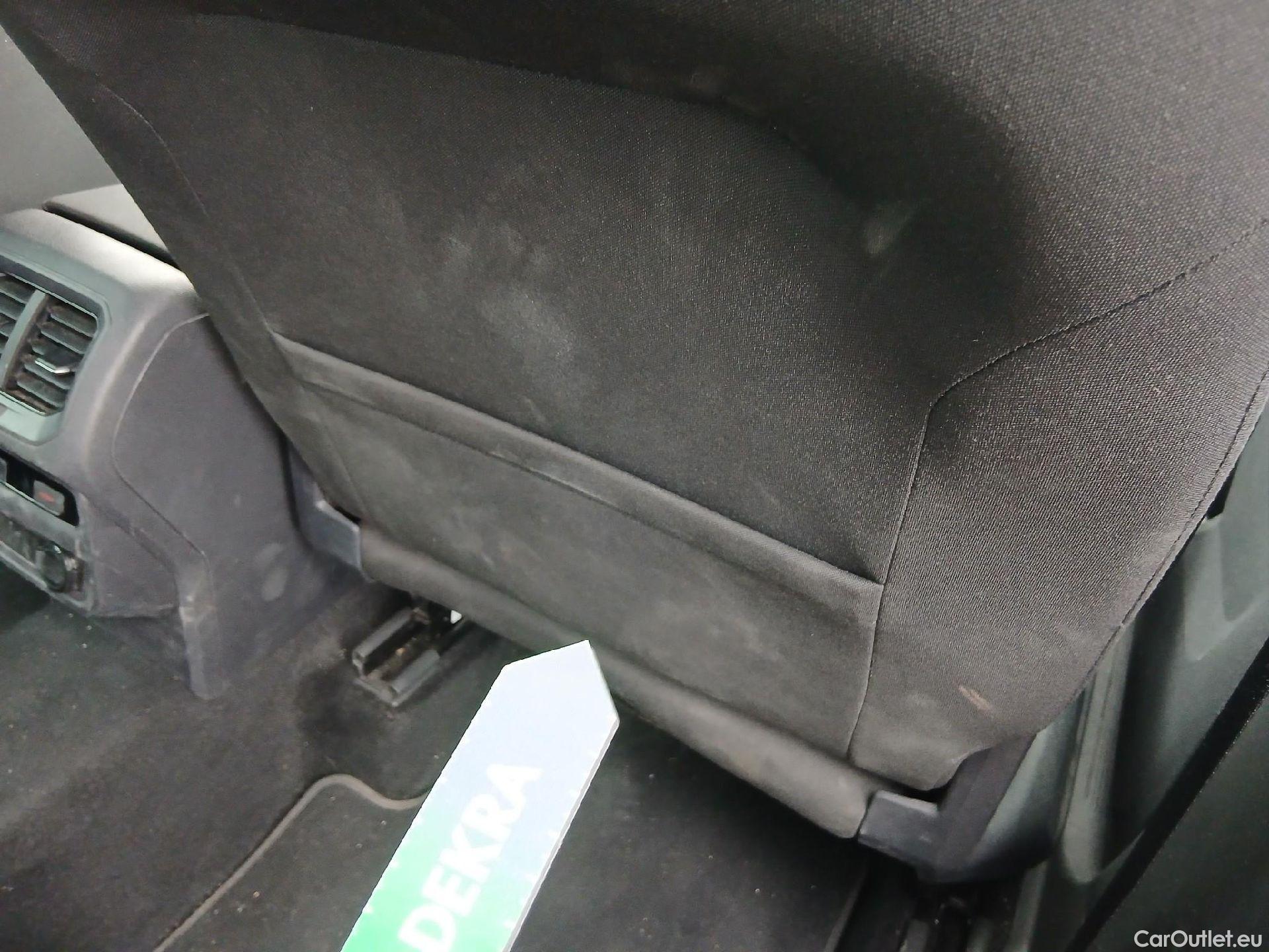  Volkswagen  Tiguan VOLKSWAGEN  / 2020 / 5P / todoterreno Life 2.0 TDI 110kW (150CV) DSG (AC2) #35