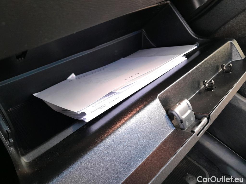  Volvo  XC 40 VOLVO XC40 / 2017 / 5P / todoterreno 1.5 T4 Twin Recharge R-Design Auto #10