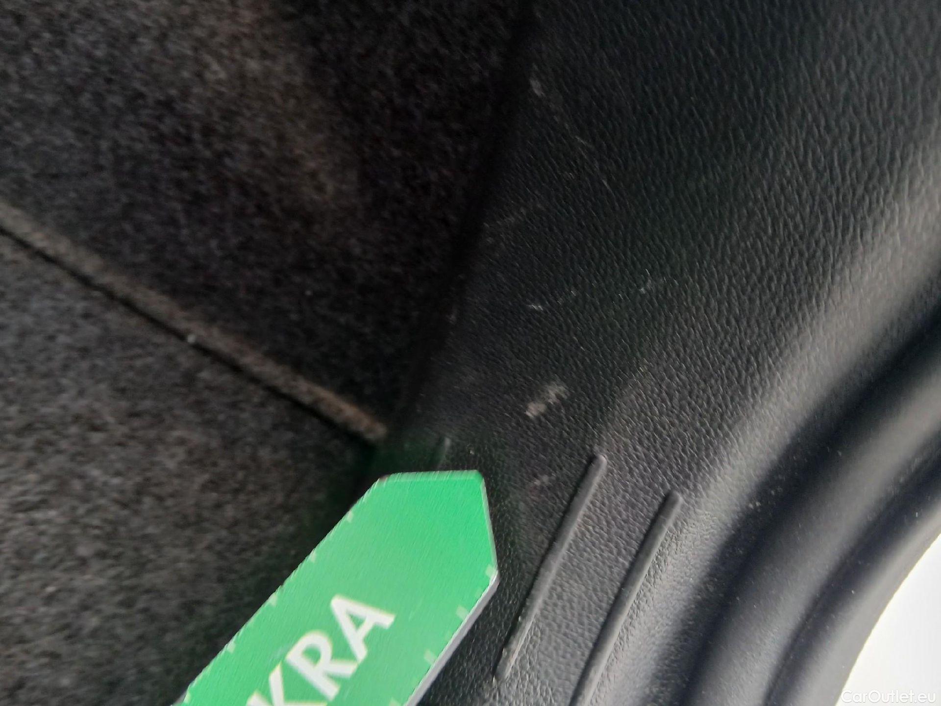  Volkswagen  Polo VOLKSWAGEN  / 2017 / 5P / berlina con portón Advance 1.0 TSI 70kW (95CV) #19