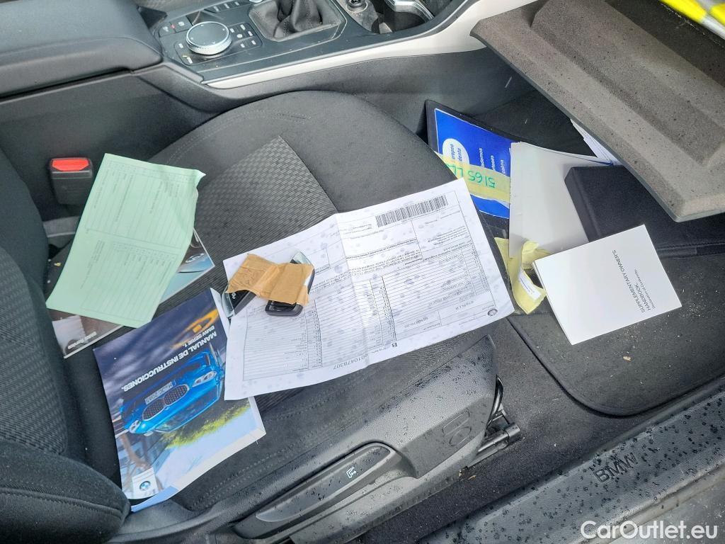  Bmw  Serie 1 BMW  / 2019 / 5P / berlina con portón 118i #18