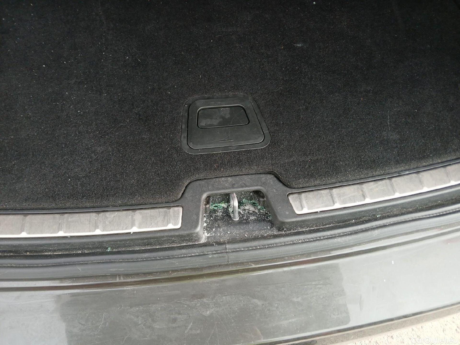  Volvo  XC60 VOLVO  / 2017 / 5P / todoterreno 2.0 B4 D4 AWD Inscription Auto #17