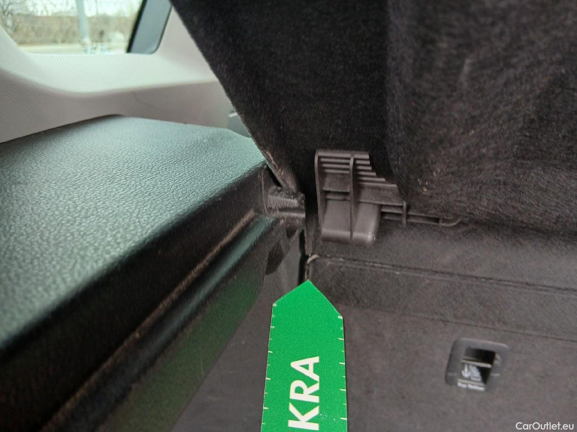  Volkswagen  Tiguan VOLKSWAGEN  / 2020 / 5P / todoterreno Life 2.0 TDI 110kW (150CV) DSG (AC2) #25