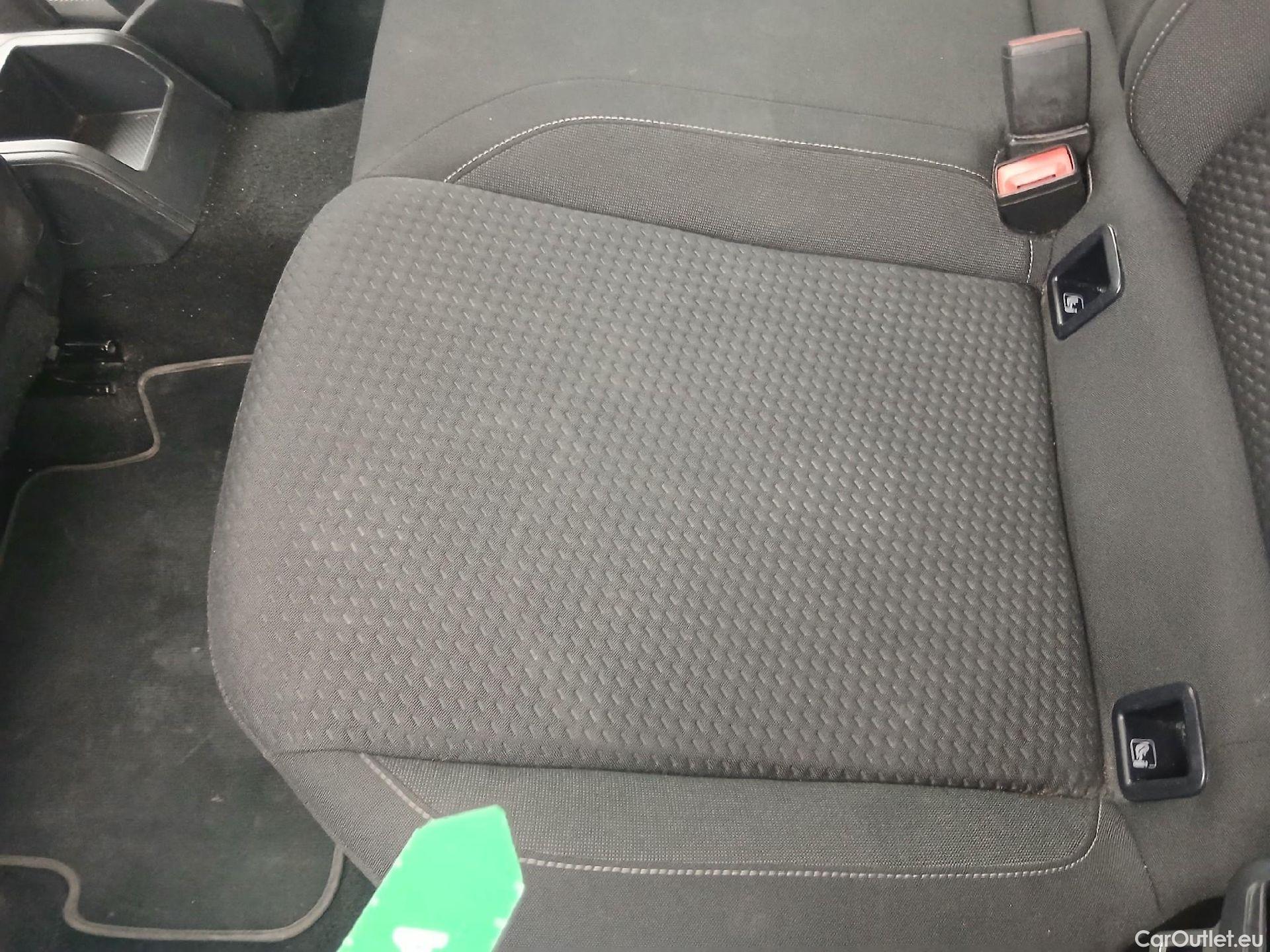  Volkswagen  Polo VOLKSWAGEN  / 2017 / 5P / berlina con portón Advance 1.0 TSI 70kW (95CV) #8