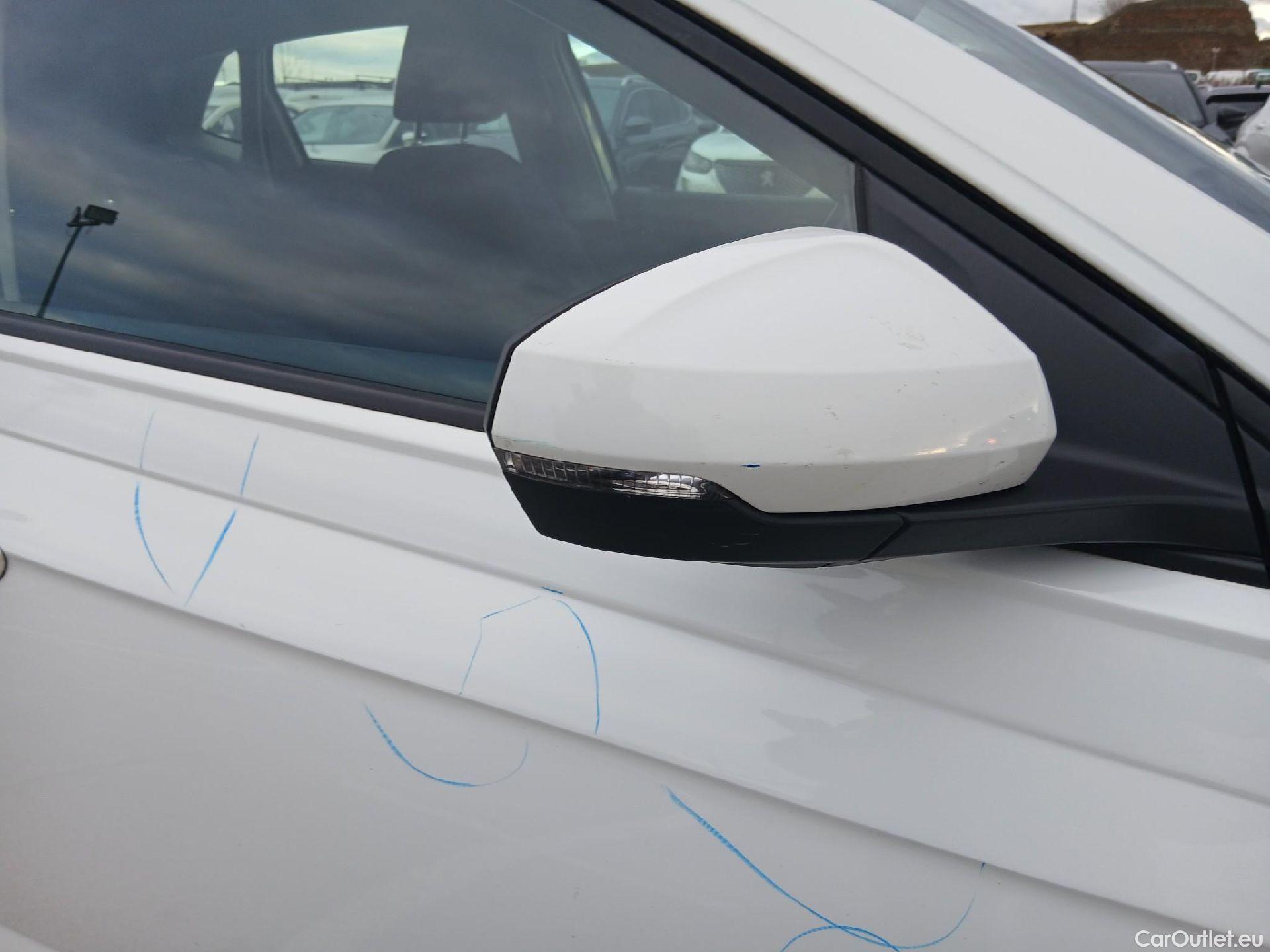  Volkswagen  Polo VOLKSWAGEN  / 2017 / 5P / berlina con portón Advance 1.0 TSI 70kW (95CV) #33