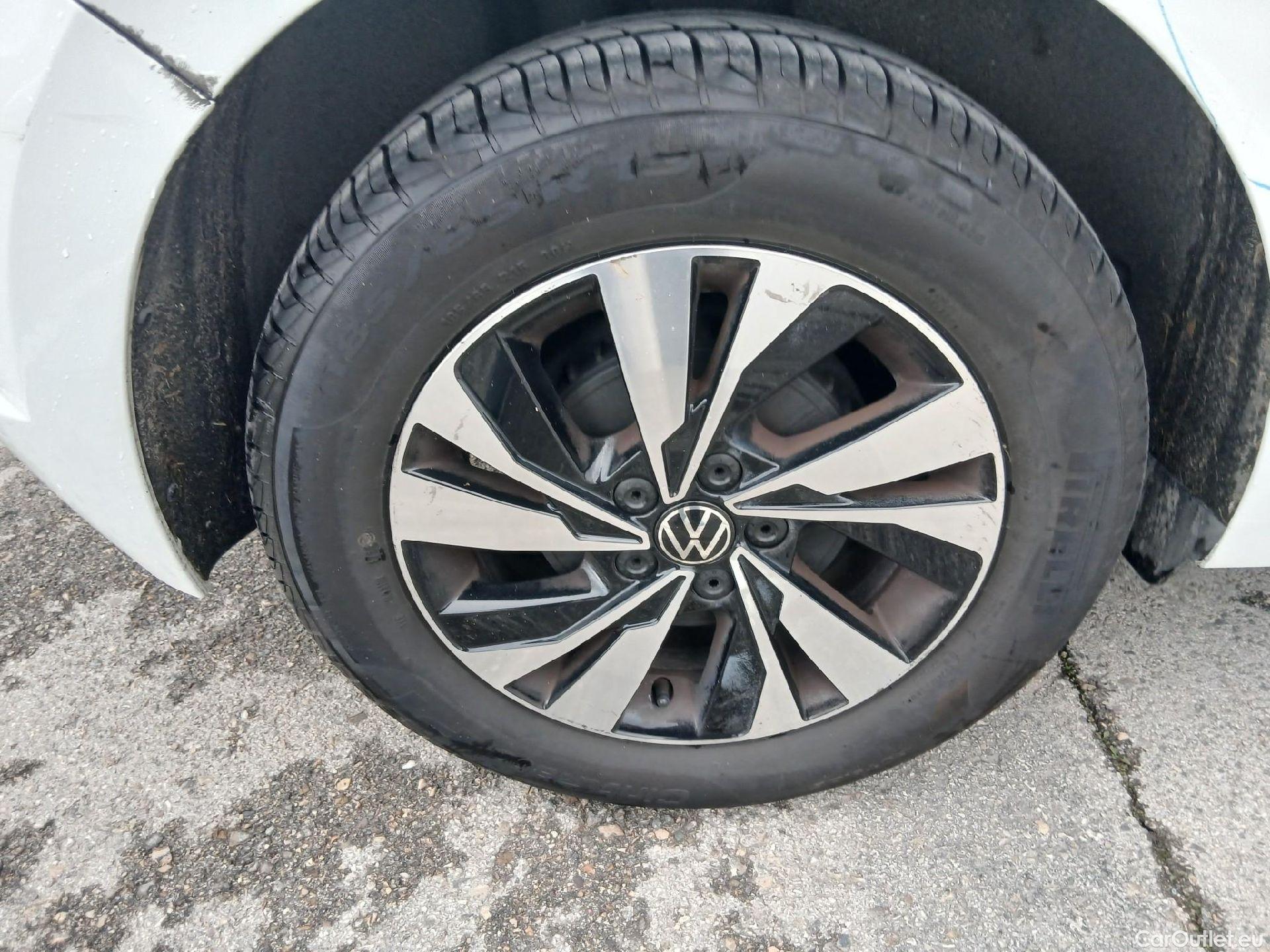  Volkswagen  Polo VOLKSWAGEN  / 2017 / 5P / berlina con portón Advance 1.0 TSI 70kW (95CV) #26