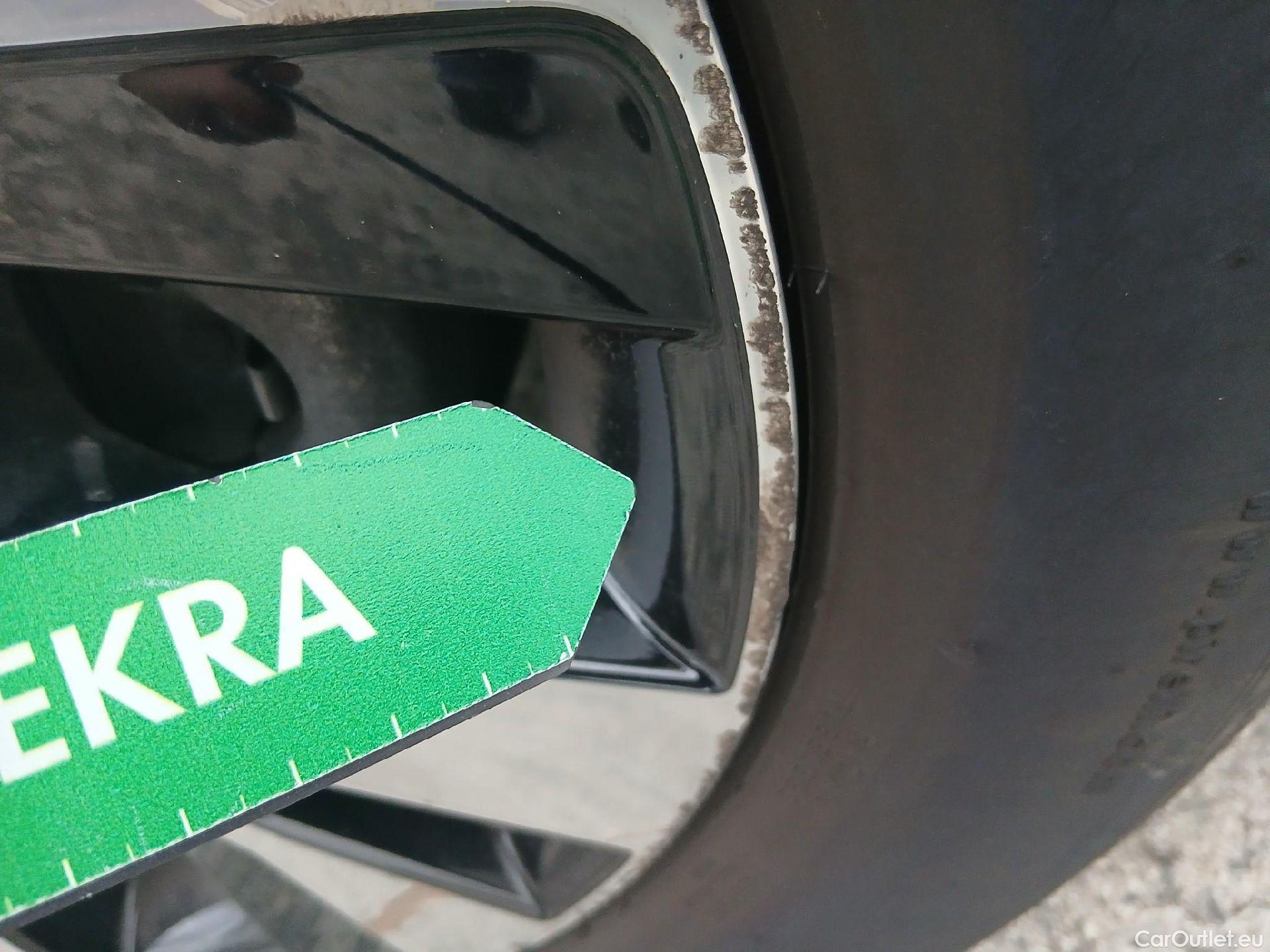  Volkswagen  Polo VOLKSWAGEN  / 2017 / 5P / berlina con portón Advance 1.0 TSI 70kW (95CV) #32