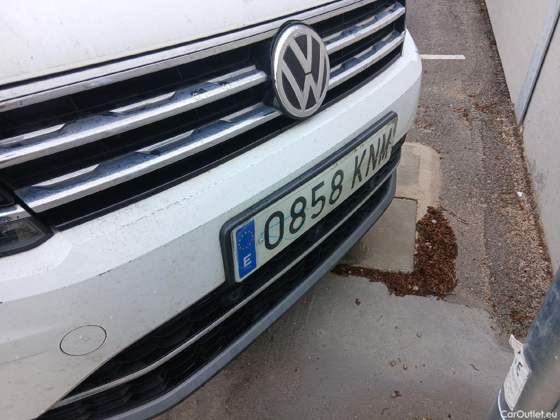  Volkswagen  Tiguan VOLKSWAGEN  / 2016 / 5P / todoterreno Sport 2.0 TDI 110kW (150CV) DSG #9