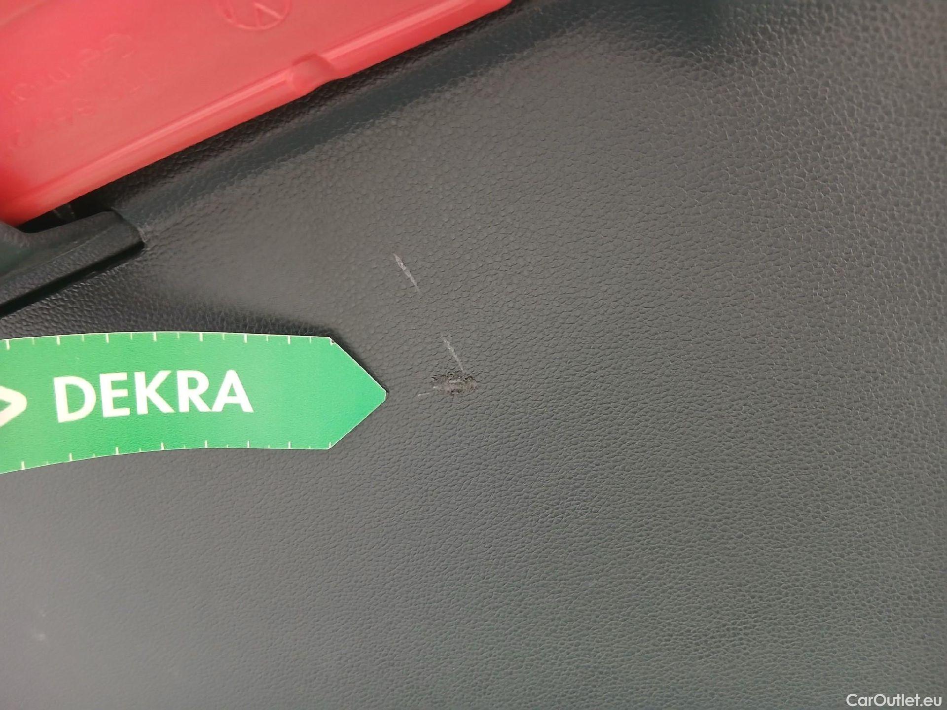  Volkswagen  Tiguan VOLKSWAGEN  / 2016 / 5P / todoterreno Sport 2.0 TDI 110kW (150CV) DSG #3