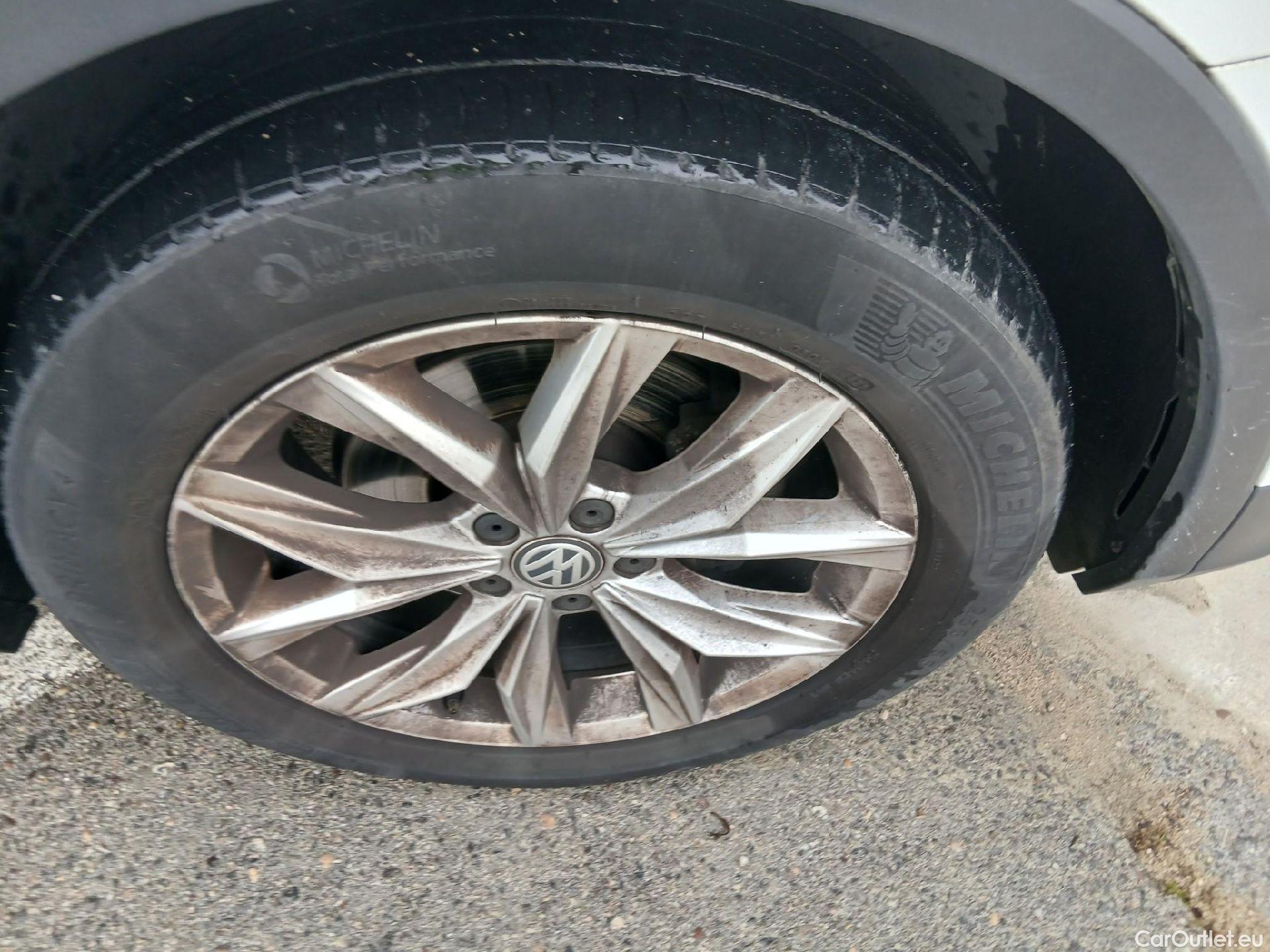  Volkswagen  Tiguan VOLKSWAGEN  / 2016 / 5P / todoterreno Sport 2.0 TDI 110kW (150CV) DSG #5