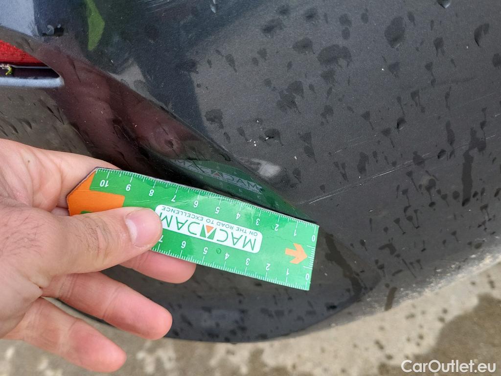  Bmw  Serie 1 BMW  / 2019 / 5P / berlina con portón 118i #16