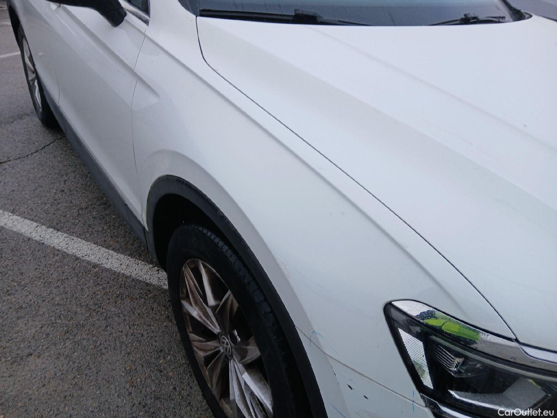  Volkswagen  Tiguan VOLKSWAGEN  / 2016 / 5P / todoterreno Sport 2.0 TDI 110kW (150CV) DSG #25