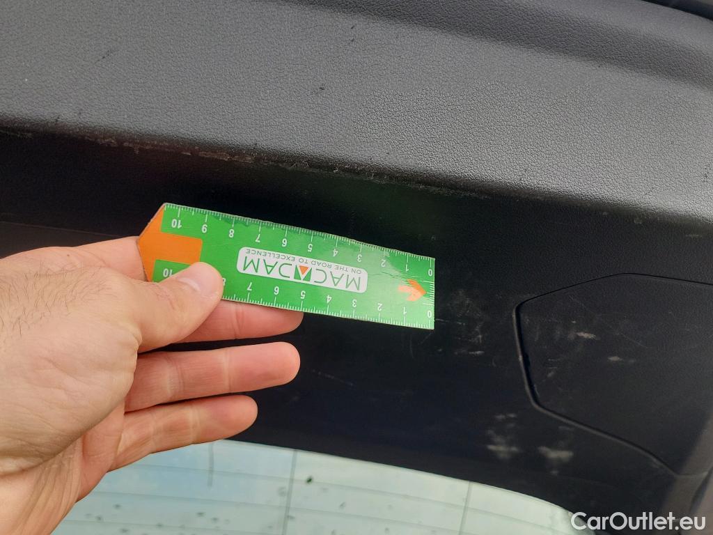  Bmw  Serie 1 BMW  / 2019 / 5P / berlina con portón 118i #14