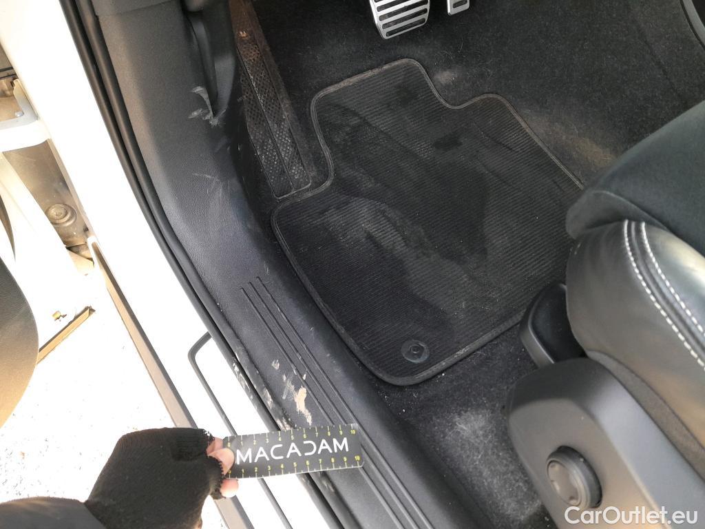  Volvo  XC 40 VOLVO XC40 / 2017 / 5P / todoterreno 1.5 T4 Twin Recharge R-Design Auto #16