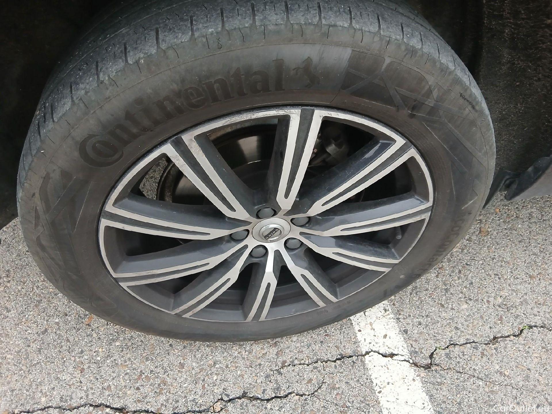  Volvo  XC60 VOLVO  / 2017 / 5P / todoterreno 2.0 T6 AWD Recharge Inscription Auto #36