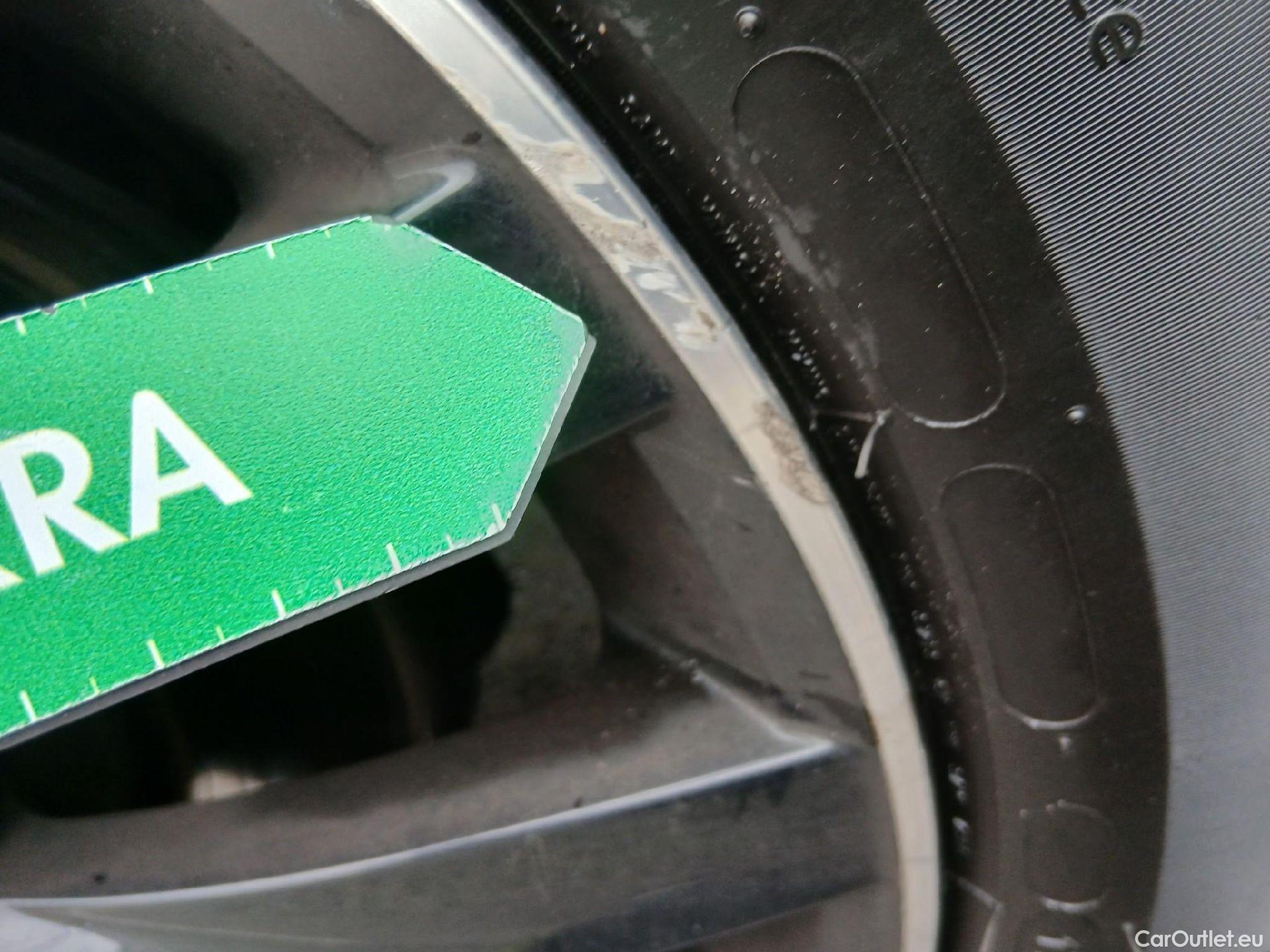  Volkswagen  Tiguan VOLKSWAGEN  / 2020 / 5P / todoterreno Life 2.0 TDI 110kW (150CV) DSG (AC2) #11