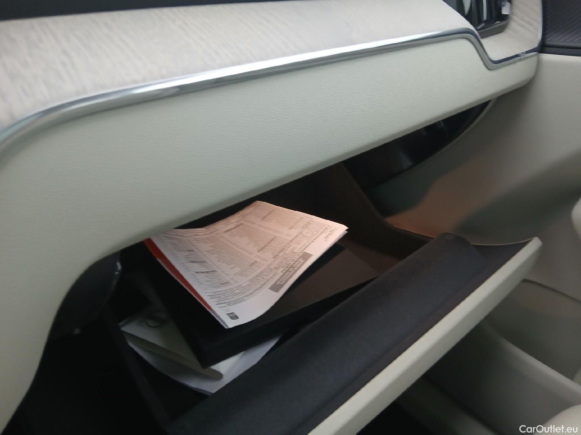  Volvo  XC60 VOLVO  / 2017 / 5P / todoterreno 2.0 T6 AWD Recharge Inscription Auto #1