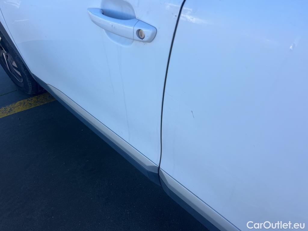  Peugeot  2008 PEUGEOT  / 2019 / 5P / todoterreno Allure BlueHDI 81kW (110CV) #9