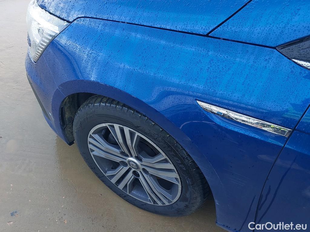  Renault  Megane RENAULT Mégane / 2020 / 5P / berlina con portón Zen Blue dCi 85 kW (115CV) EDC #19