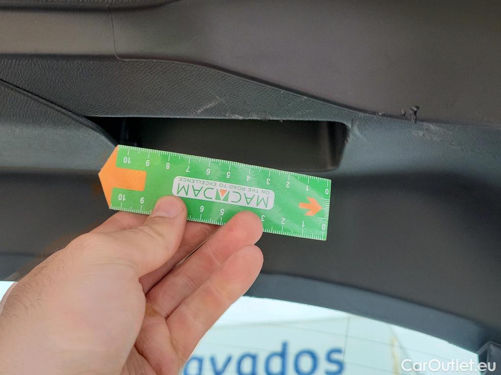  Peugeot  2008 PEUGEOT  / 2019 / 5P / todoterreno Active Puretech 100 S&S BVM6 #9