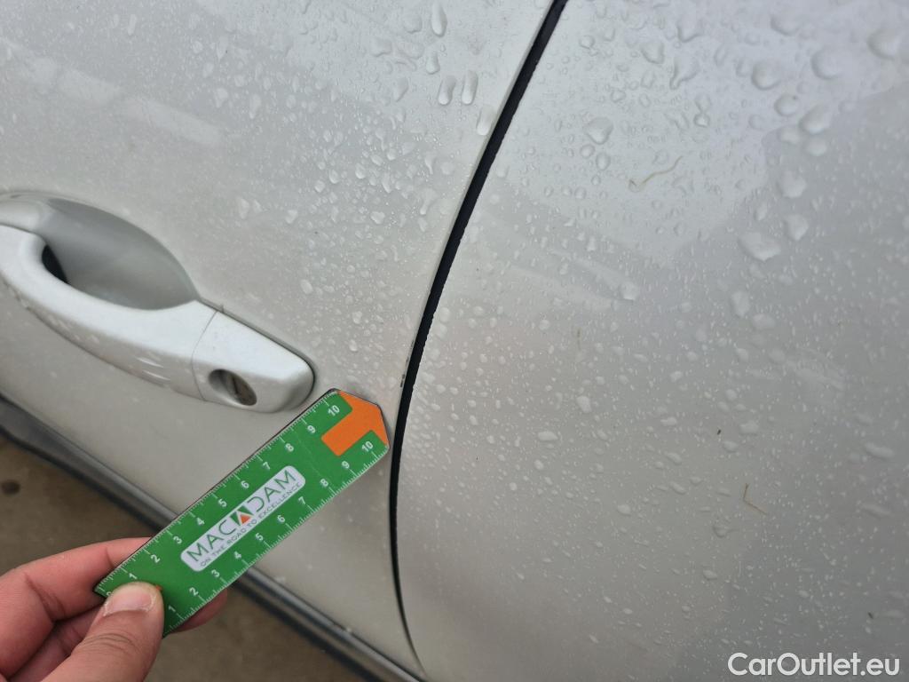  Peugeot  3008 PEUGEOT  Hybrid / 2020 / 5P / todoterreno 225 e-EAT8 GT #17