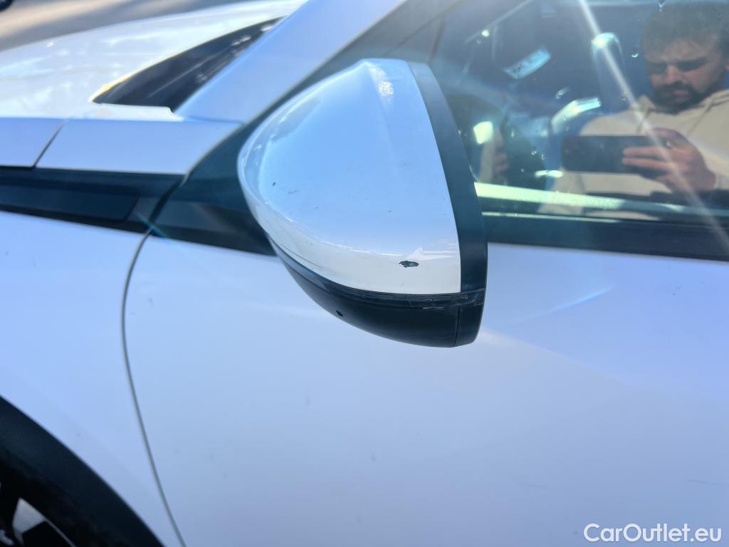  Peugeot  2008 PEUGEOT  / 2019 / 5P / todoterreno Allure BlueHDI 81kW (110CV) #21