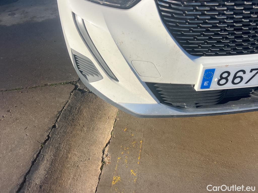  Peugeot  2008 PEUGEOT  / 2019 / 5P / todoterreno Allure BlueHDI 81kW (110CV) #15