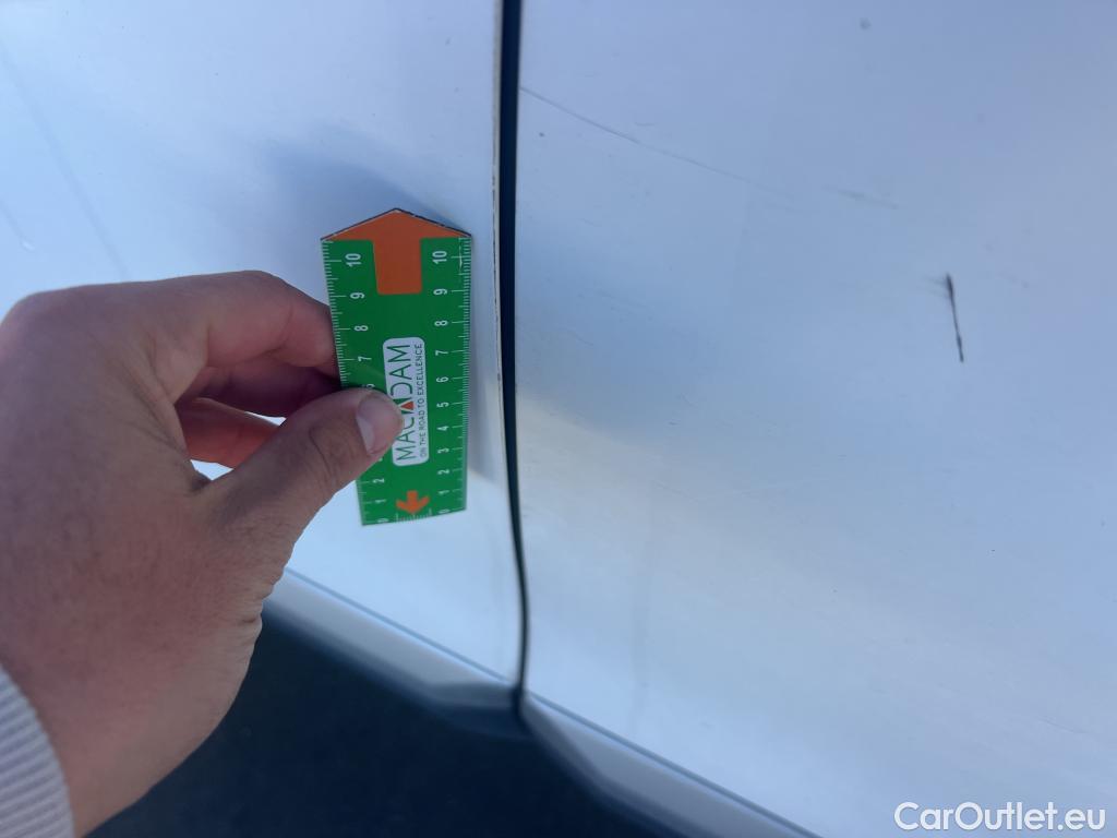  Peugeot  2008 PEUGEOT  / 2019 / 5P / todoterreno Allure BlueHDI 81kW (110CV) #10