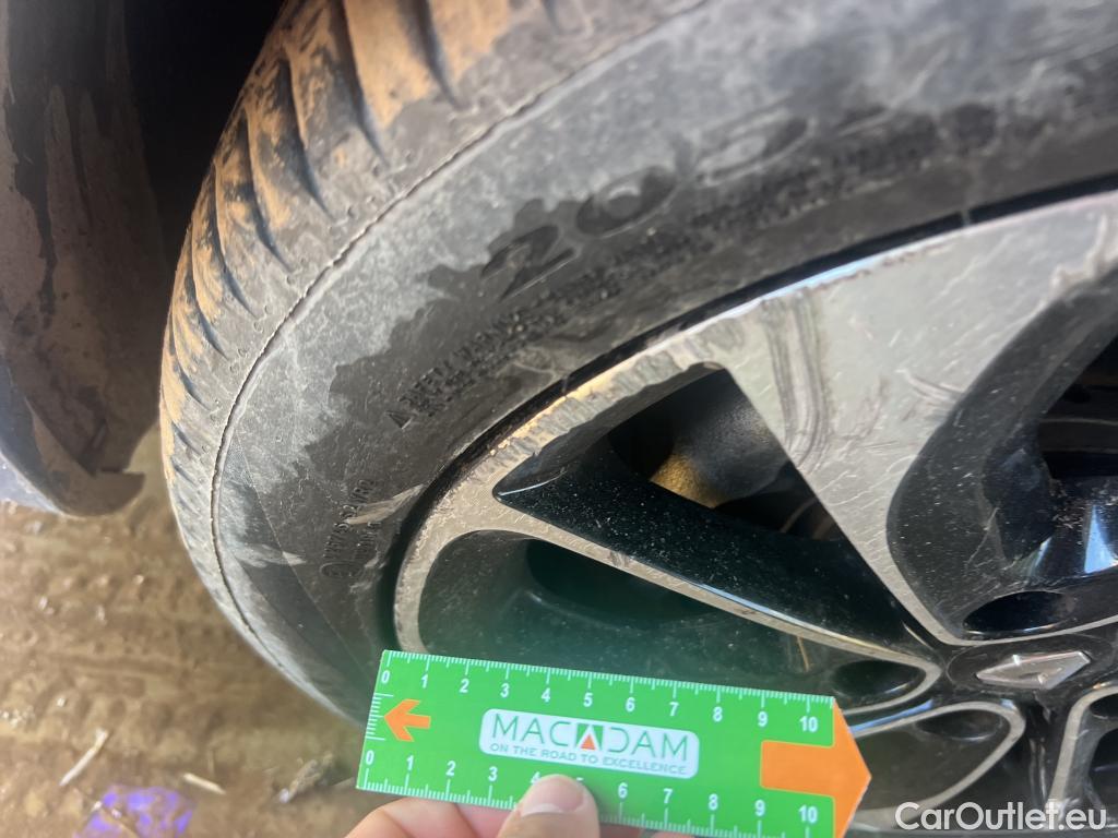  Renault  Megane RENAULT MÉGANE 5p 3G familiar Sp. Tou. Bose Energy dCi 130 S&S Euro 6 #4