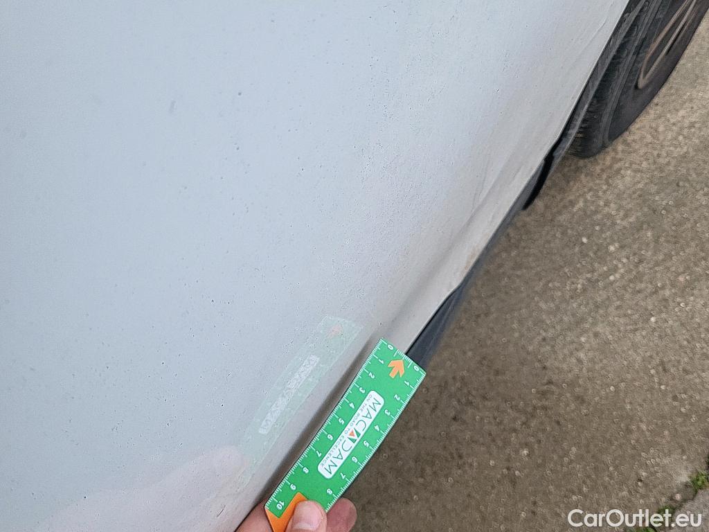  Peugeot  2008 PEUGEOT  / 2019 / 5P / todoterreno Active Puretech 100 S&S BVM6 #4