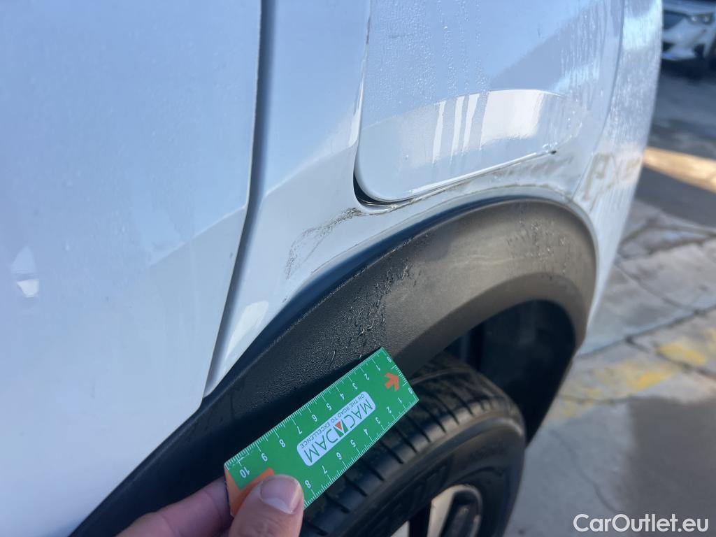  Peugeot  2008 PEUGEOT  / 2019 / 5P / todoterreno Allure BlueHDI 81kW (110CV) #2