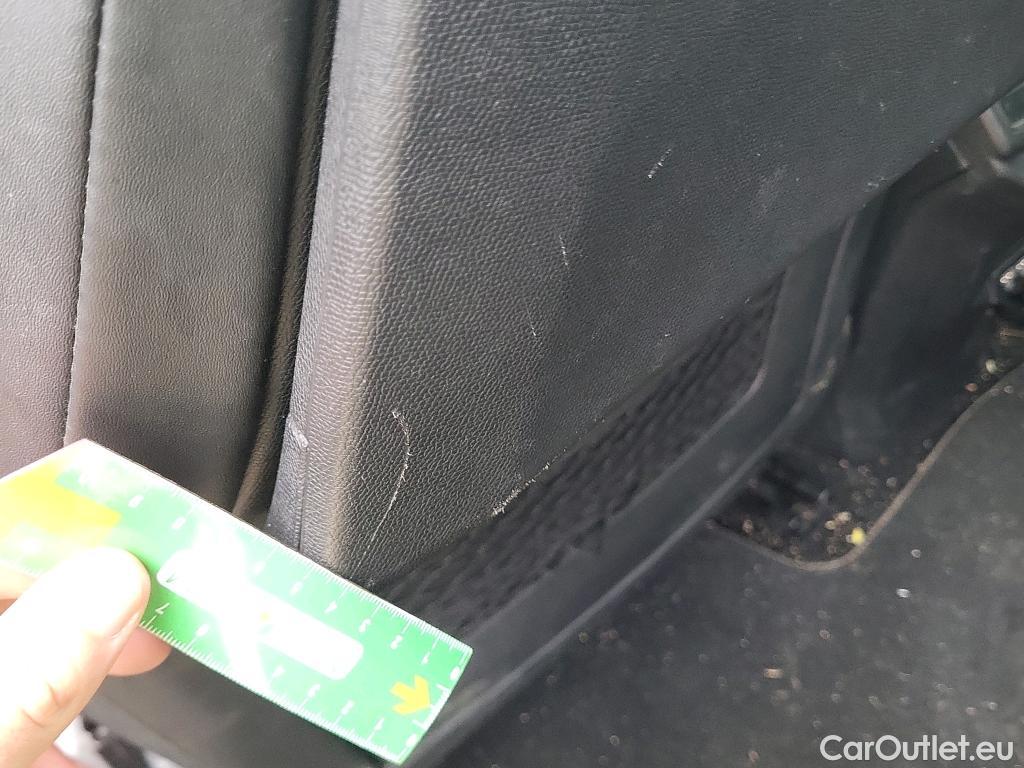  Peugeot  5008 PEUGEOT  / 2020 / 5P / todoterreno 2.0 BlueHDi 133kW S&S GT EAT8 #33