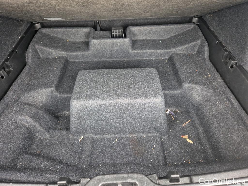  Volvo  XC 40 VOLVO XC40 / 2021 / 5P / todoterreno 1.5 T4 Twin Recharge Core Auto #2