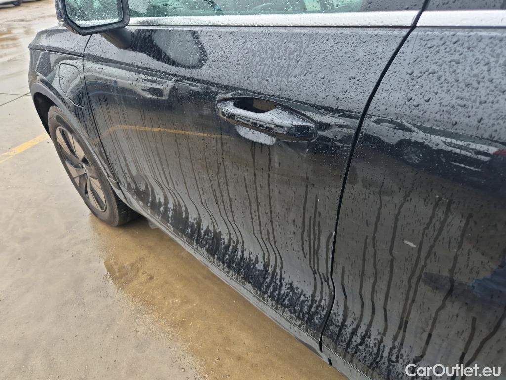  Volvo  XC 40 VOLVO XC40 / 2021 / 5P / todoterreno 1.5 T4 Twin Recharge Core Auto #28