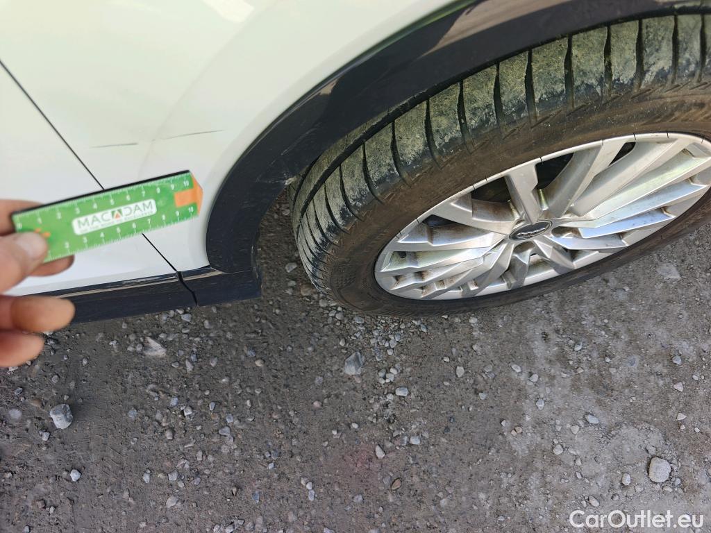  Audi  Q2 AUDI  / 2016 / 5P / todoterreno Design 30 TFSI 85kW (116CV) #38