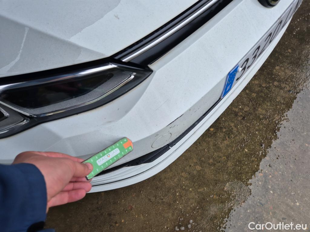  Volkswagen  Golf  VOLKSWAGEN / 2020 / 5P / berlina con portón 2.0 TDI 85kW (115CV) #3